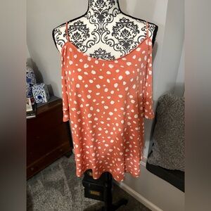 Kaileigh size XL cold shoulder, short sleeve top